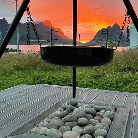 Ferienhaus Reinehuset-amazing Place In Reine
