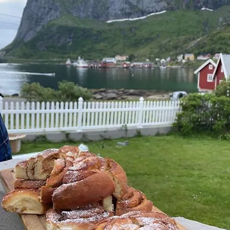 Ferienhaus Reinehuset-amazing Place In Reine